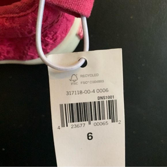 BabyGap - Pink Sneakers π - Picture 2 of 4